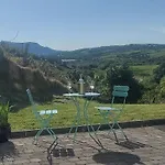 Hillside Hideaway 3*