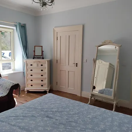 Hillside Hideaway Bed & Breakfast