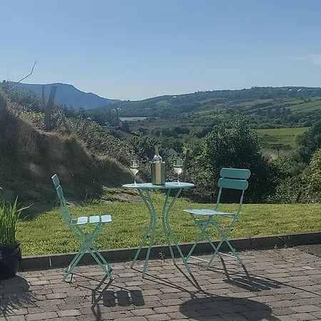 Hillside Hideaway 3*