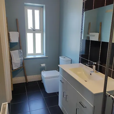 Hillside Hideaway Bed & Breakfast 3*