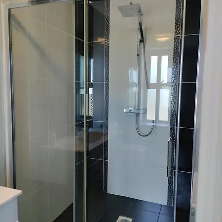 Hillside Hideaway 3*