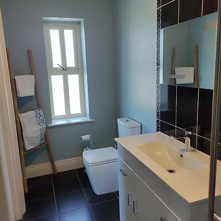 Hillside Hideaway Bed & Breakfast 3*