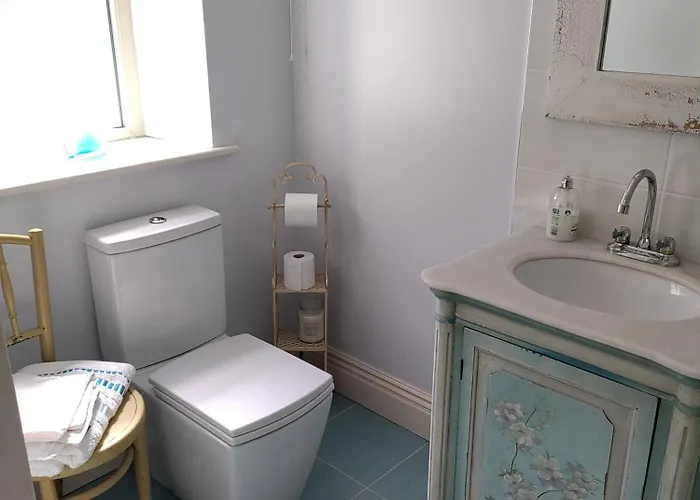 Hillside Hideaway Bed & Breakfast 3*