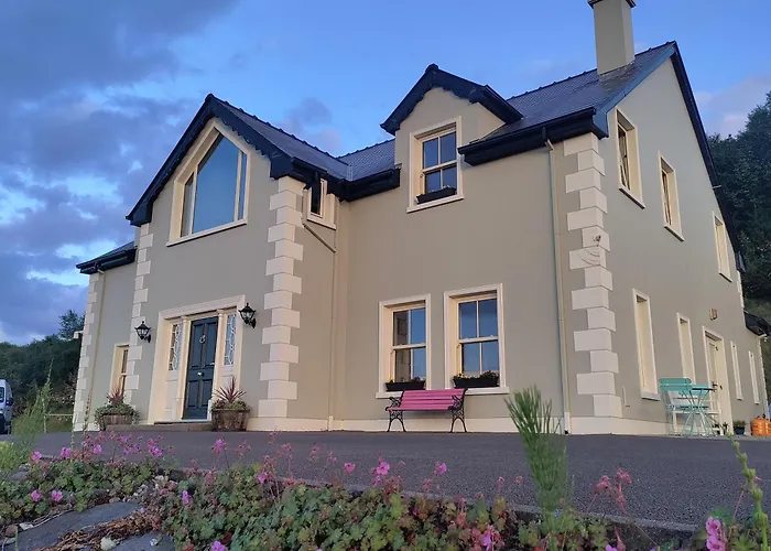 Hillside Hideaway Bed & Breakfast 3*