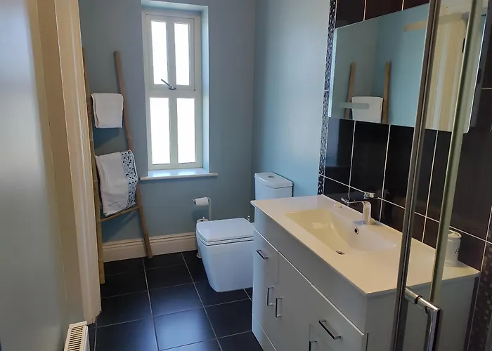 Hillside Hideaway Bed & Breakfast 3*