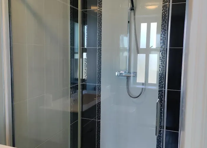 Hillside Hideaway 3*